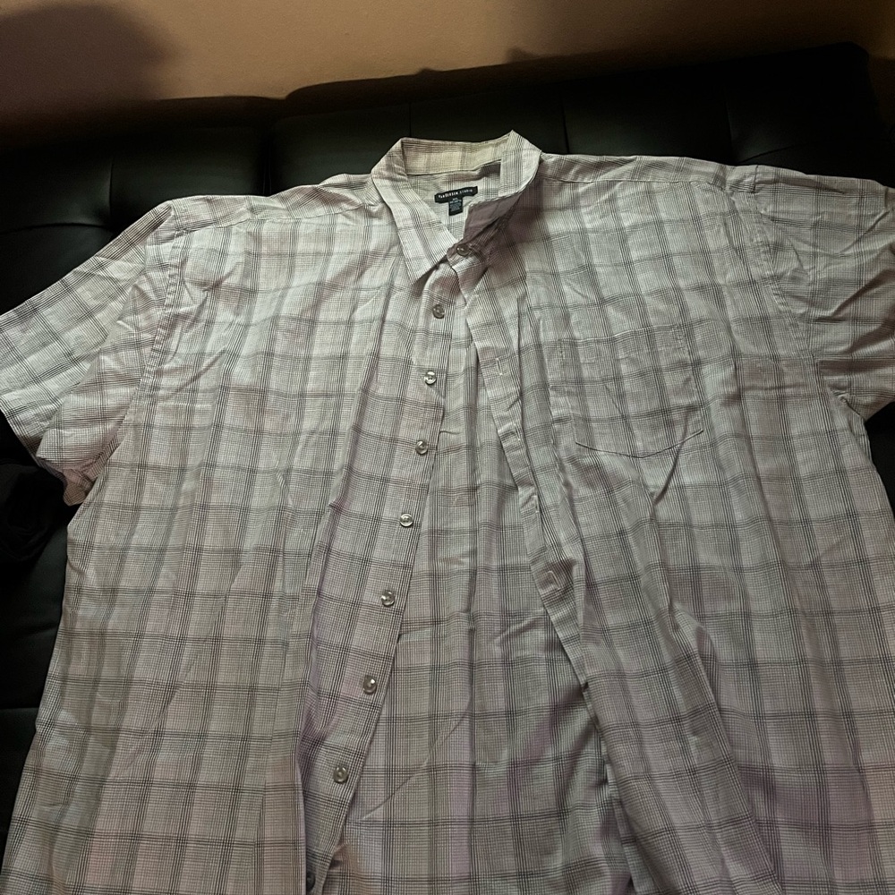 Van Heusen White and Gray Casual Button Down Shirt